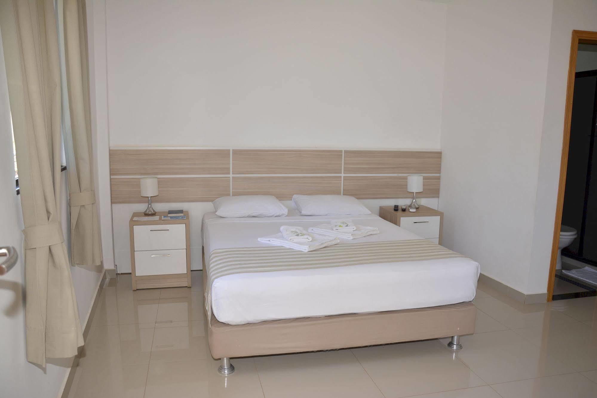 Hotel Salzburgo Сиудад дел Есте Екстериор снимка